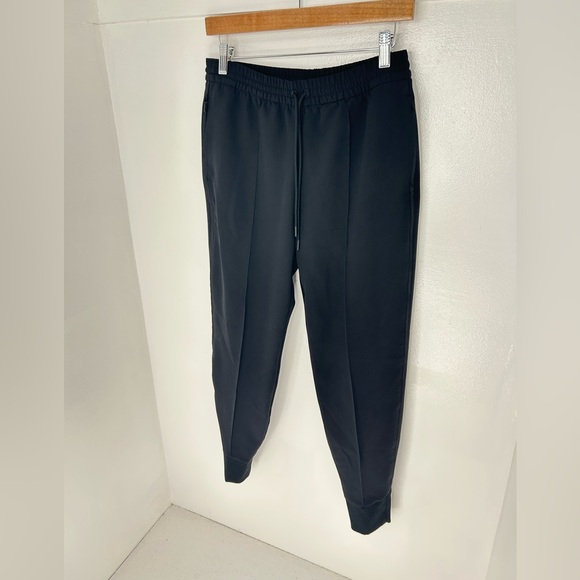 ATHLETA Endeavor Jogger Pants Size 6 Pintuck Pleat Drawstring Black 28x27 - Picture 3 of 15